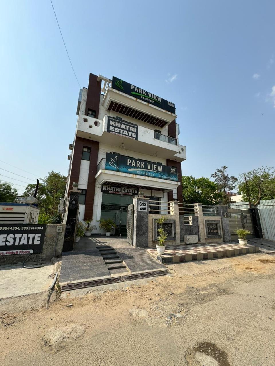 Parkview Residency Hotel Gurgaon Exterior photo